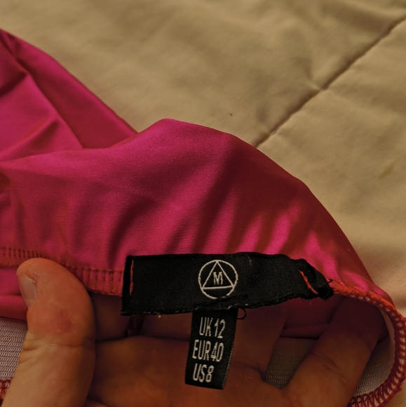 Chic Fuchsia Pencil Skirt - Picture 3 of 3
